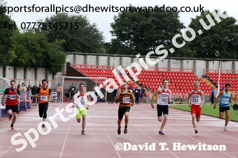 Boys under-15s 100 metres, Gateshead Tartan Games. Phot: David T. Hewitson/Sports for All Pics